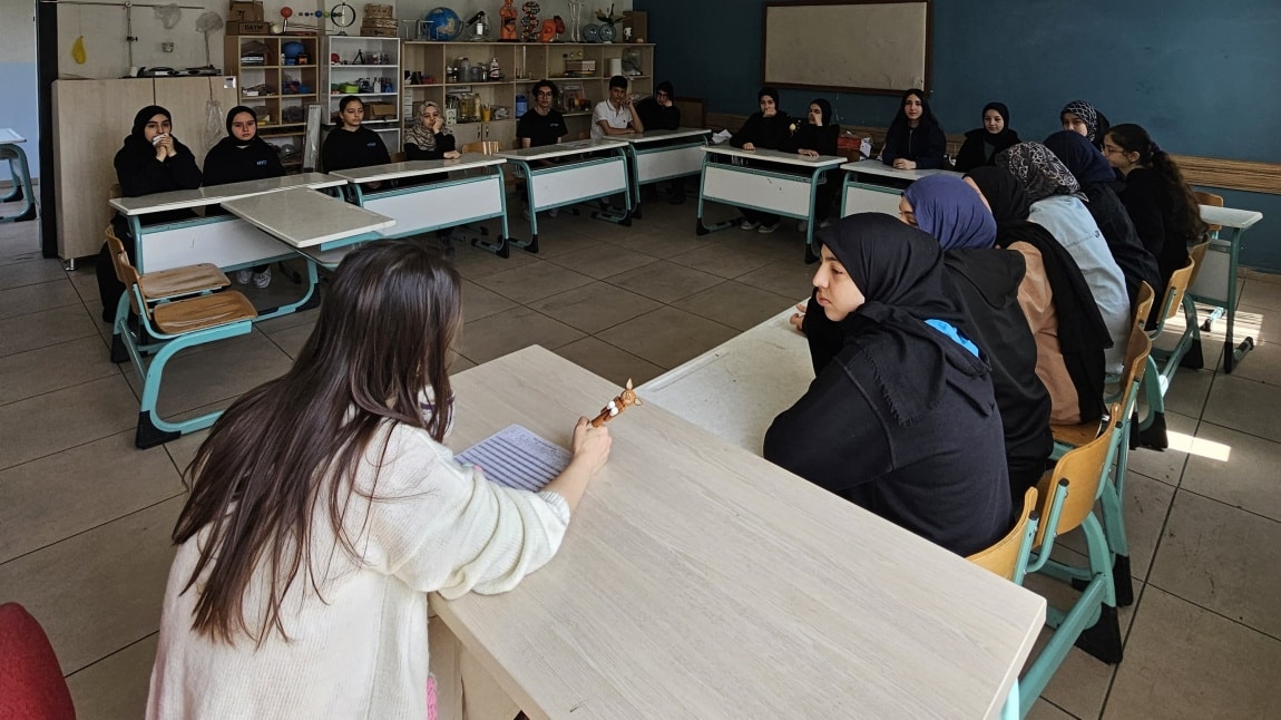 8.SINIF ÖĞRENCİLERİMİZE YÖNELİK LGS BAŞARIYI ARTTIRMA VE DENEME ANALİZİ ÇALIŞMASI YAPILDI.